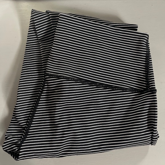 Lululemon leggings - Picture 1 of 2